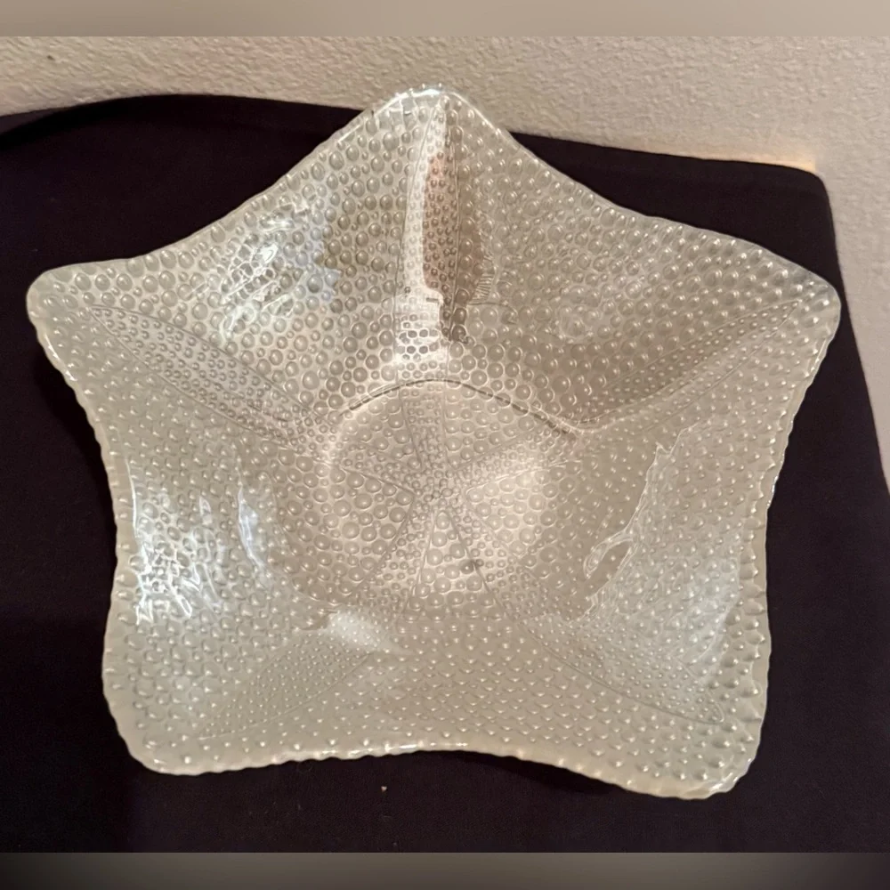 Akcam Turkey pearlescent 8” starfish bowl. - Picture 5 of 15